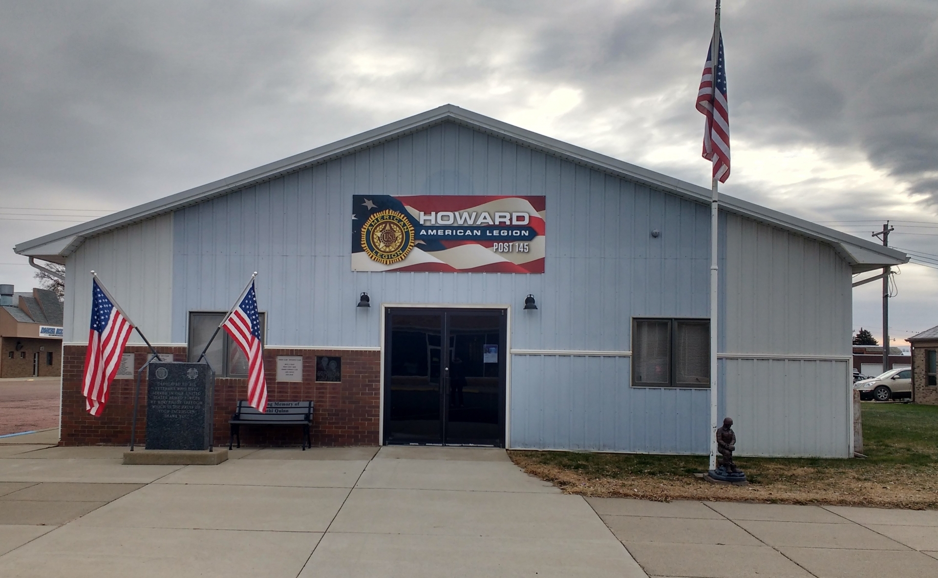 Howard South's Instagram, Twitter & Facebook on IDCrawl